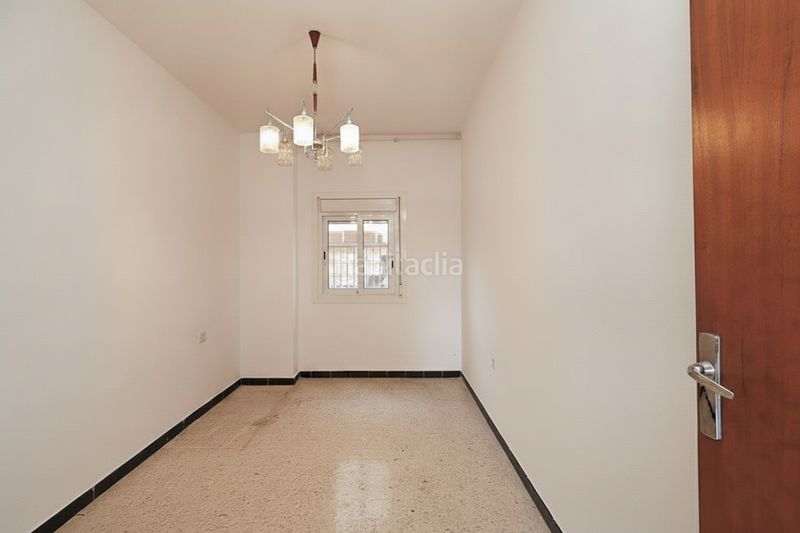 Foto a09b3408-31c6-412d-8a58-d6d95b6a47c8. Pis a Centre Esplugues de Llobregat