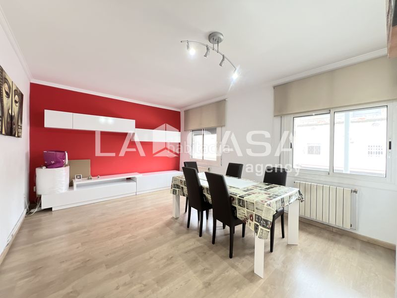 Foto 555bf229-4f64-4f13-8052-612b1c283d65. Casa amb calefacció aparcament a Gorg Badalona
