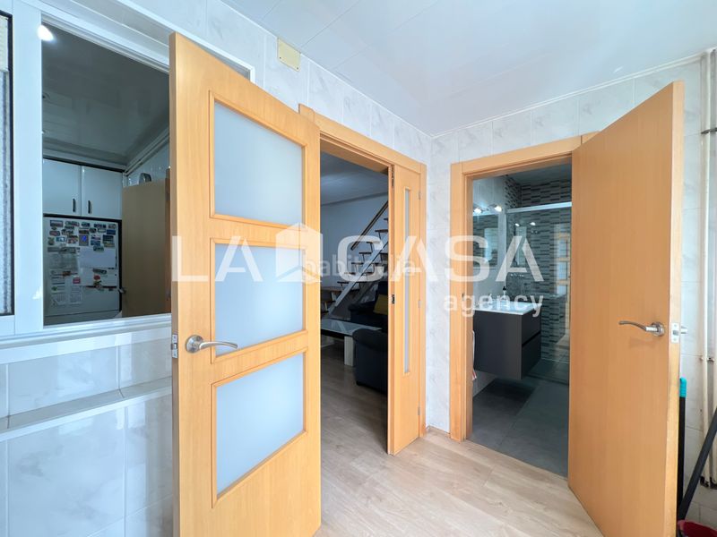 Foto bb26ce45-afcf-4a6e-8ba6-a9688a18539d. Casa amb calefacció aparcament a Gorg Badalona