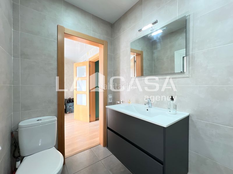 Foto f6480dad-4119-419a-9828-afdef247fade. Casa amb calefacció aparcament a Gorg Badalona