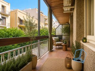 Flat  Carrer major. Cuatro habitaciones, balcon, ascensor
