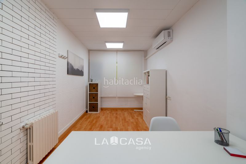 Foto 0892de96-21a7-43b7-82d7-740e5bfd0737. Local comercial a Tres Torres Barcelona