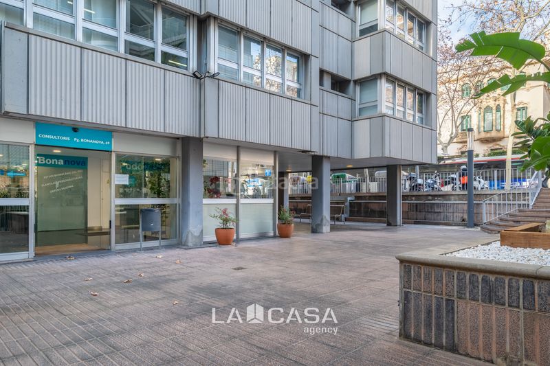 Foto 0cad7e3a-536f-43d6-a8a4-3a552ea7dddf. Local comercial a Tres Torres Barcelona