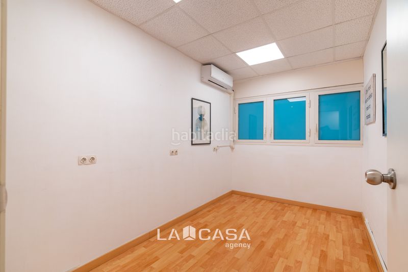 Foto 8d479d2f-de1b-4014-a187-c8508042ad6f. Local comercial a Tres Torres Barcelona