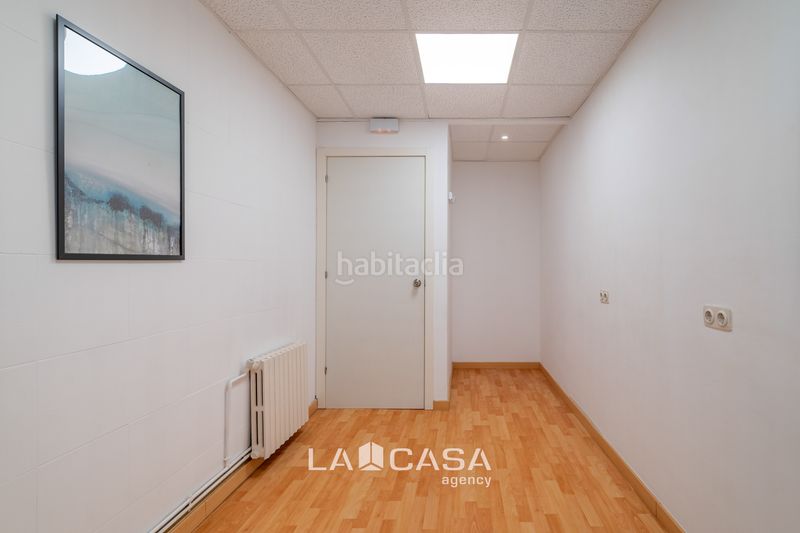 Foto a507acae-ba2c-4e5e-9a10-65e7d00e70be. Local comercial a Tres Torres Barcelona