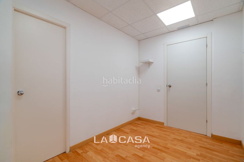 Foto eca86209-0f21-40cf-8c51-8ddff83ccdb4. Local comercial a Tres Torres Barcelona