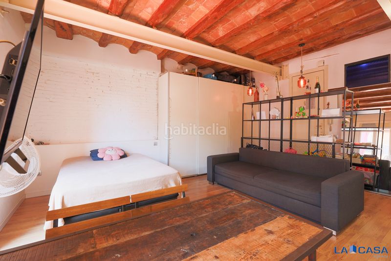 Foto 618a0281-a872-41a8-8ce2-e1f53d006ff0. Pis a Sants Barcelona