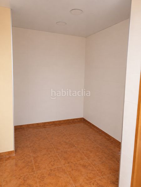 Foto 96ebd093-578f-4498-a1a6-5fc99bf3586f. Local comercial a La Gavarra Cornellà de Llobregat