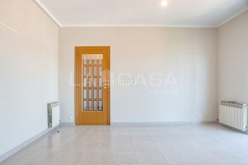 Foto f5fa68ef-4d25-49d9-a1bd-d02c89d0712d. Pis amb calefacció a La Verneda - La Pau Barcelona
