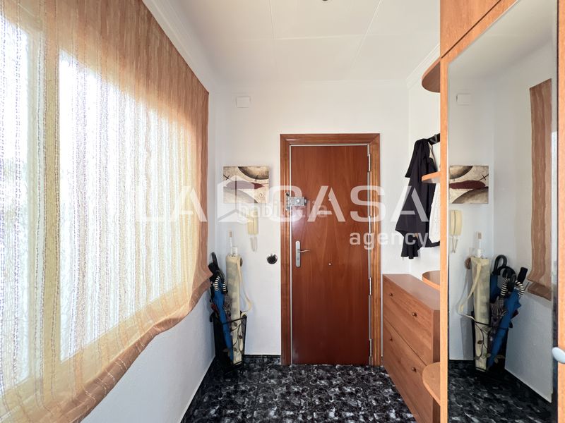 Foto d1d8e6c7-1f9b-4314-aa3e-30bffd2508c5. Pis amb calefacció a Llefià Badalona
