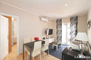 Pis  Calle llanca de. Tres habitaciones balcon