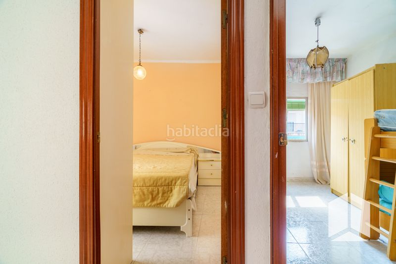 Foto 1a25e383-484d-46fe-b89c-abeb73cf5d77. Casa aparellada amb aparcament a Vista Alegre Castelldefels