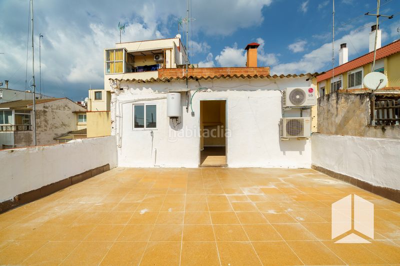Foto 70c91926-9b25-416b-8ad9-9e3b67dad117. Casa aparellada amb aparcament a Vista Alegre Castelldefels