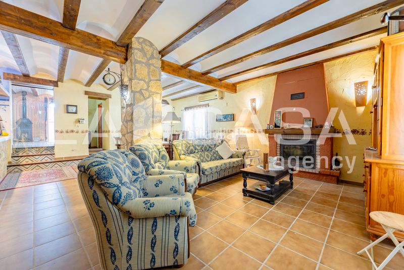 Foto 7f70d6df-1b1f-44a7-9b6f-f1e4565f03bc. Casa a Requena