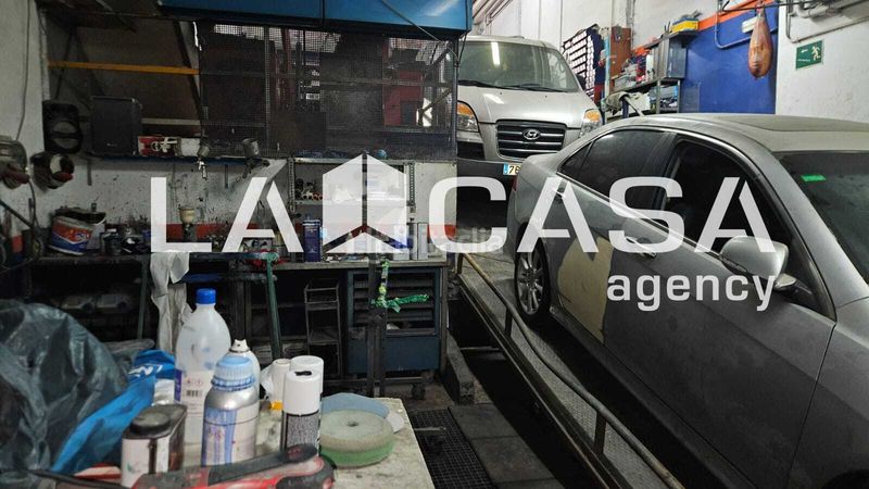 Foto e211ac03-a079-4a6f-9a0e-e3709921bb03. Local comercial a Prosperitat Barcelona