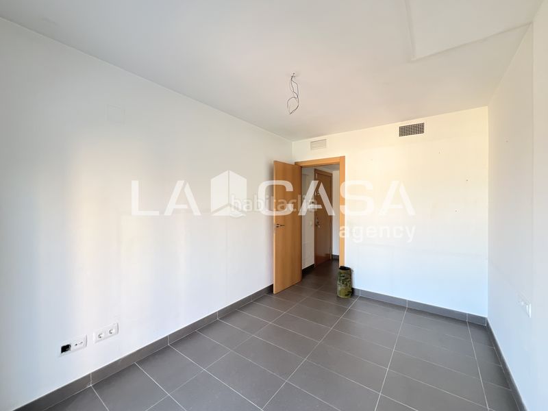 Foto ce76ea44-8314-4866-80c0-b68e46eedf52. Àtic amb aparcament a La Salut Badalona