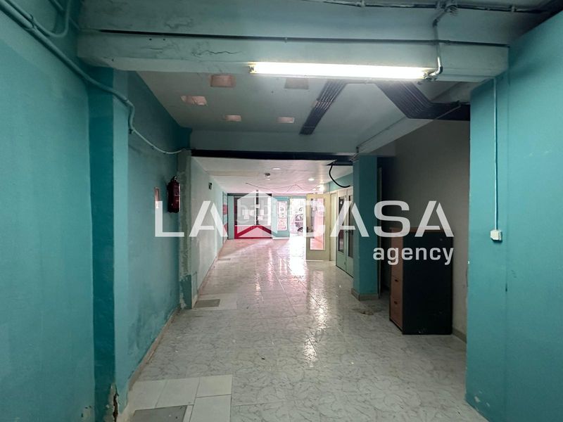 Foto 4a2d8168-6b0c-4069-ac1b-113668e410a4. Local comercial a Prosperitat Barcelona