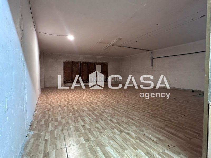 Foto 915427b6-0611-4259-8c5b-172d7d00dd49. Local comercial a Prosperitat Barcelona