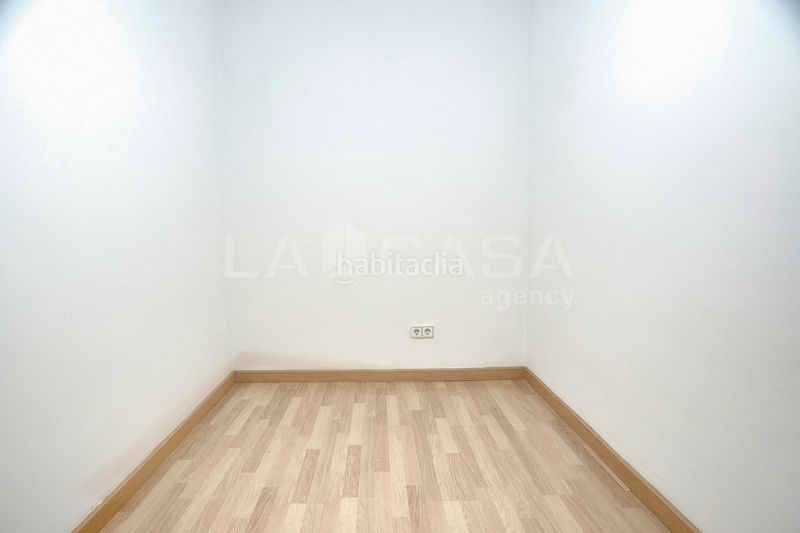Foto 7300ada8-04fc-4a59-9f4f-cd4c7f73f57a. Pis amb calefacció a Sagrada Família Barcelona