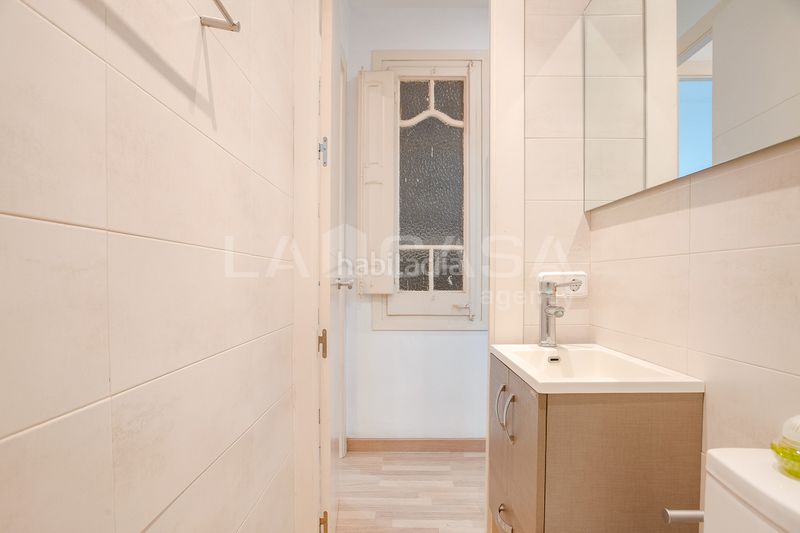 Foto a32f2489-d059-4430-ab50-3b1ce0605c90. Pis amb calefacció a Sagrada Família Barcelona