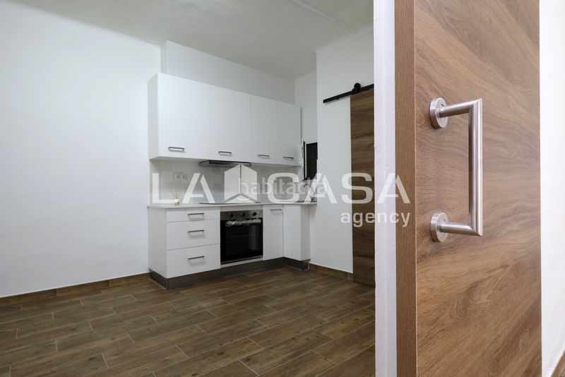 Foto a6468b0c-53f2-4c51-a5e0-f1201cf2d46b. Oficina a Guinardó Barcelona