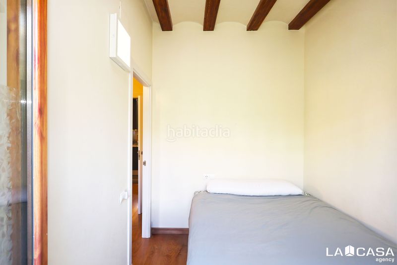 Foto beeb2e32-e1f8-4fd3-b843-23d7e15de3fa. Pis a Sant Antoni Barcelona