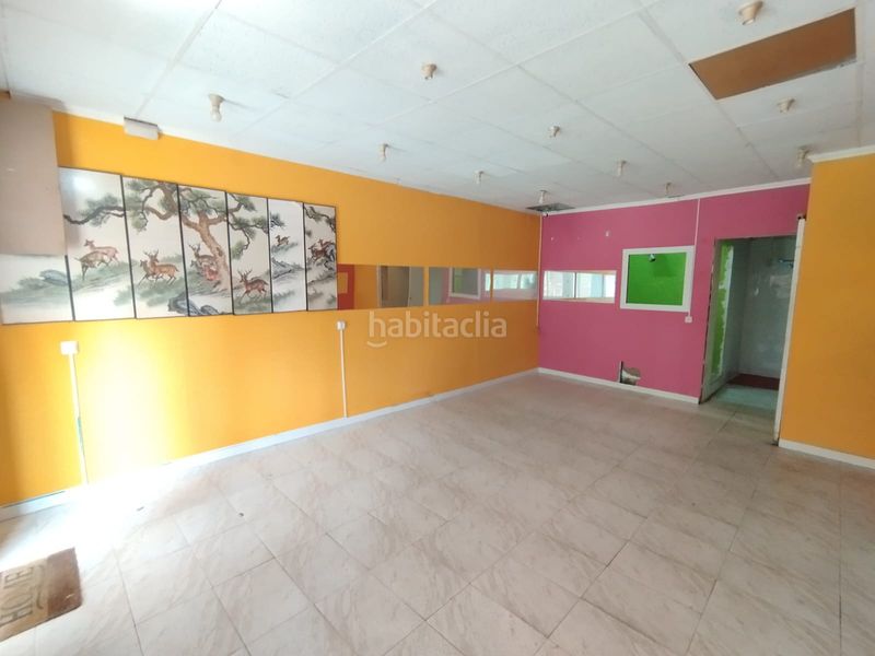 Foto e8f2dfe6-782b-4ed4-80b5-7dbf9ca4dbf1. Local comercial a Sant Ildefons Cornellà de Llobregat