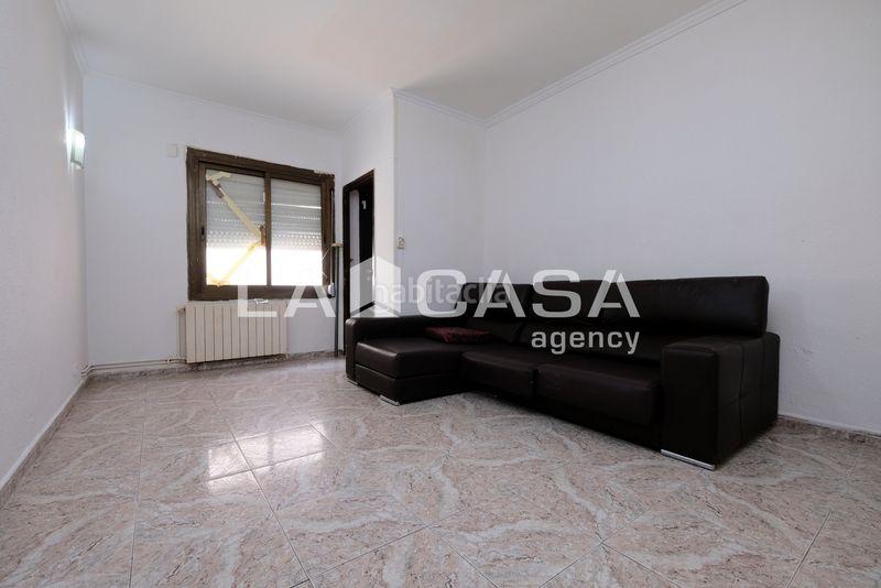 Foto f0303c83-39a8-440c-b8c3-09b2a506537d. Planta baixa a Turó de la Peira Barcelona