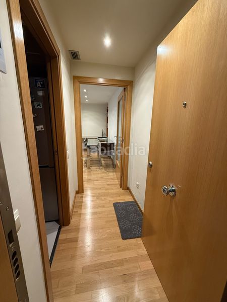Foto 0fbbe80f-90bd-4479-8bd0-a4b977cfffc1. Pis amb aparcament a Sants-Badal Barcelona