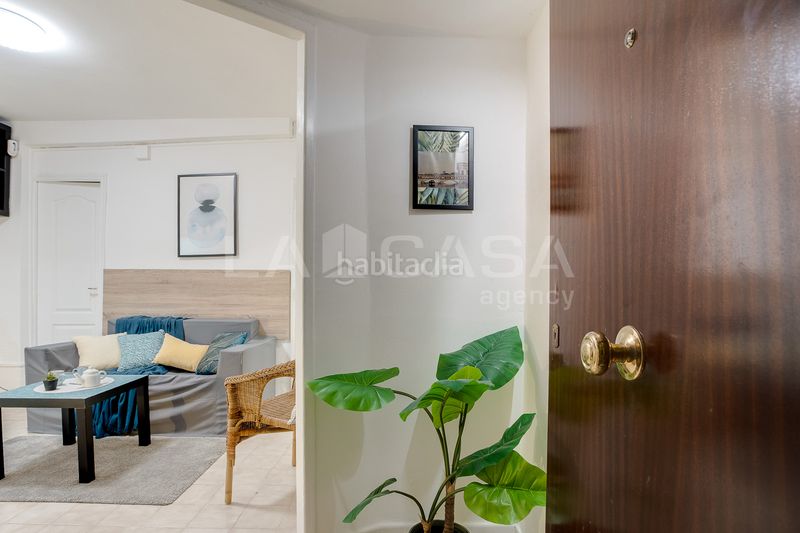 Foto c9ba391c-c5ab-4df0-a790-f35c3ae1b410. Planta baixa a Baix Guinardó Barcelona