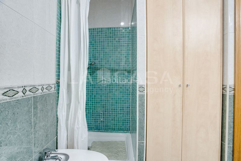 Foto de4f8e3a-b707-42c0-ad40-8d214ea1c300. Pis amb calefacció a El Besòs Sant Adrià de Besòs