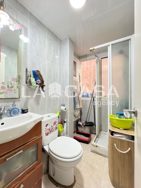 Foto 6b58f98c-b298-48a2-93b5-2186bad217bc. Pis a La Salut Badalona
