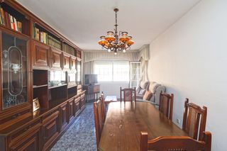 Pis  Carrer de miralta. Tres habitaciones balcon ascensor