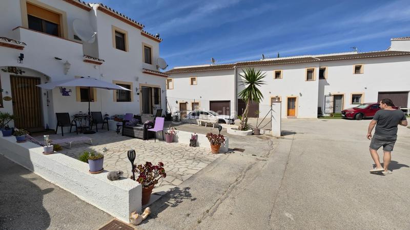 Foto aed46ea6-9637-47f0-aa04-491c6ed11f76. Casa adosada en Pedreguer