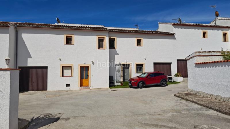 Foto 2997c9c5-f2b0-4222-b938-691c8e105fac. Casa adossada amb calefacció aparcament piscina a Pedreguer