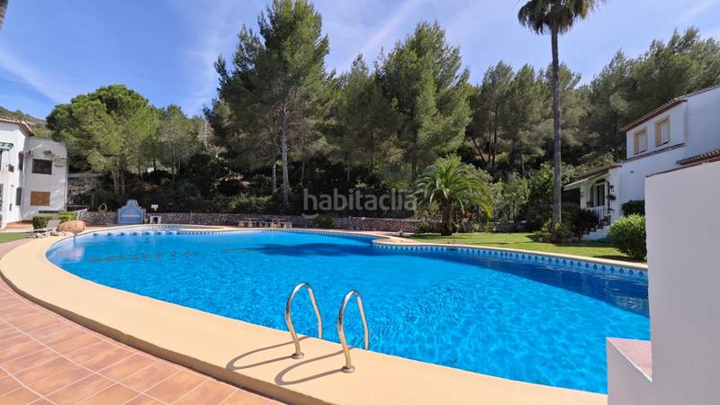 Foto bcd96dcc-4928-48b8-89cd-79c1fe777886. Casa adossada amb calefacció aparcament piscina a Pedreguer