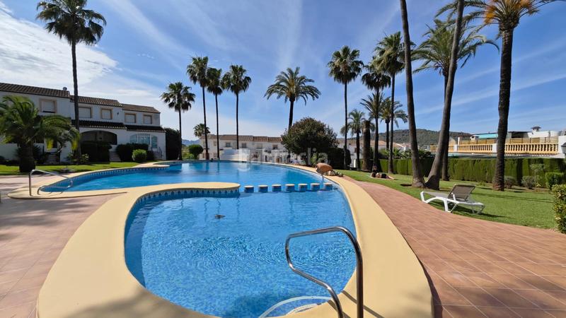 Foto f9d69e1a-1ff1-4eda-b553-51ec71f7fc37. Maison jumelée avec chauffage parking piscine dans Pedreguer