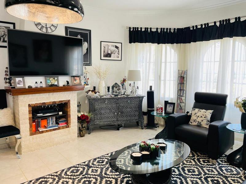 Foto 4b90402a-f5e0-486a-baa5-516bd9a12afb. Xalet amb calefacció aparcament piscina a La Pedrera-Vessanes Dénia