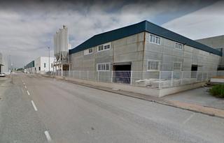 Nau industrial a Oliva Pueblo