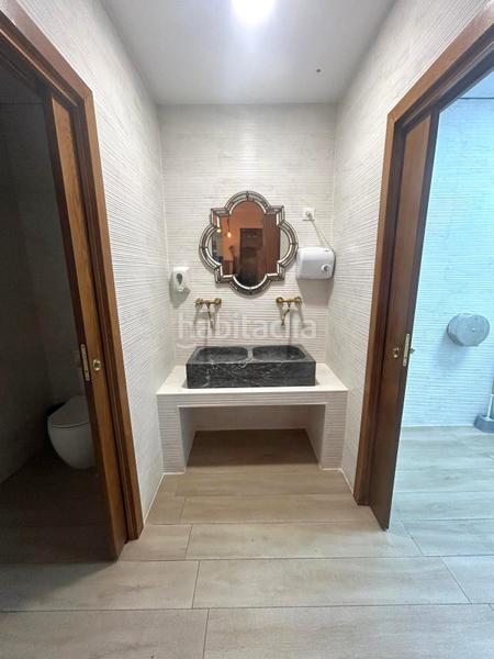 Foto 0d768635-0ef9-473c-8676-8d15f684e315. Geschäftsraum in Piles