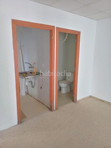 Foto c6a59dc6-8579-44a3-a31b-ed7ccf40932c. Local comercial en Playa de Gandía Gandia