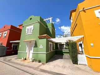 Casa adossada a El Montgó