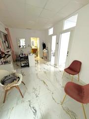 Business premise in Almoines