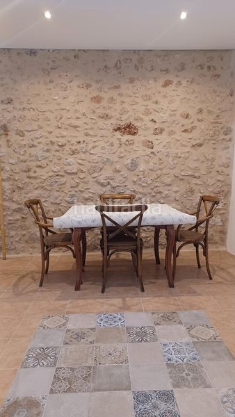 Foto 1362b499-aae8-4d09-8102-2887db0ead7b. Casale con riscaldamento parcheggio in Barx
