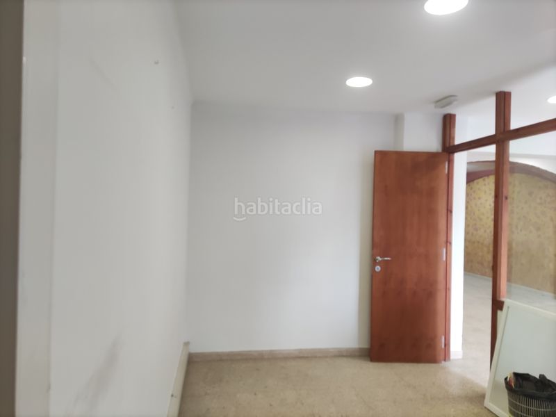 Foto b090d215-acce-46d3-b6de-d864e712bd98. Local comercial a Roca del Vallès (La)