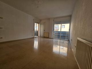 Piso en Carrer francesc serra 4. Piso de 113 m2. exterior, con grandes ventanales y bien ubicado