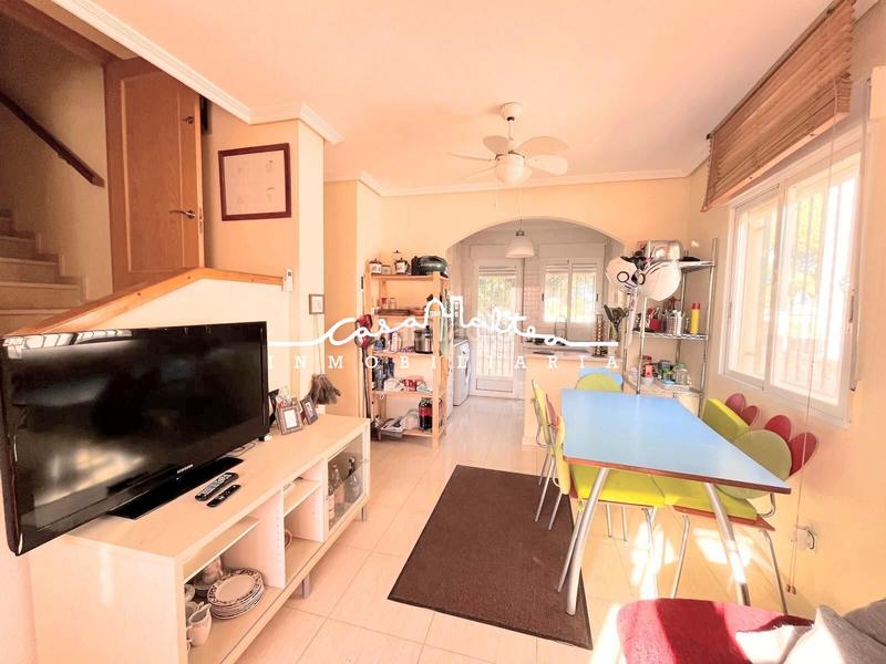 Foto 0db38b5d-f9aa-4522-87c3-a078266e6815. Chalet en venta chalet independiente con piscina comunitaria y aparcamiento en Polop