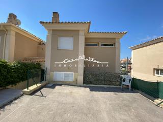 Chalet à La Nucia Pueblo. En venta villa independiente en la nucía