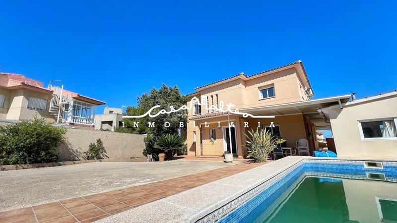 Foto 1c1279de-cb33-4d47-a80a-32797f96abc6. Affitto chalet con riscaldamento parcheggio piscina in Nucia (la)