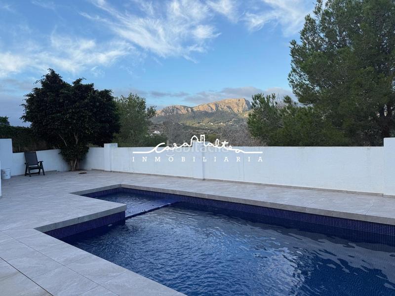 Foto 6658d144-e097-49c1-8776-1f362257f593. Casa adossada amb piscina a La Empedrola Calp